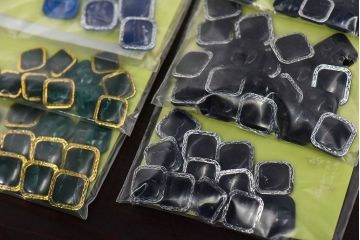 アンティーク雑貨　シックで上品なデザインのビンテージボタンセット(1)