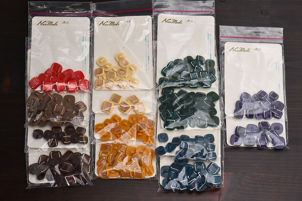 アンティーク雑貨　シックで上品なデザインのビンテージボタンセット(2)