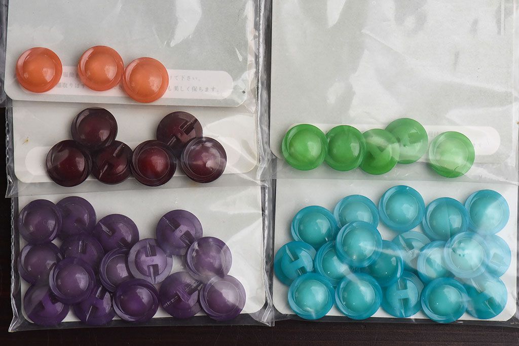 アンティーク雑貨　フラワーモチーフのお洒落なビンテージボタンセット