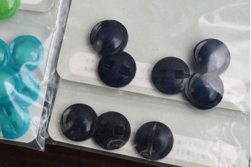 アンティーク雑貨　フラワーモチーフのお洒落なビンテージボタンセット