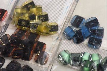 アンティーク雑貨　バイカラー!エレガントなデザインのビンテージボタンセット