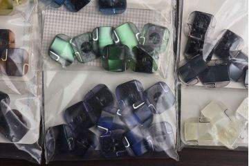 アンティーク雑貨　バイカラー!エレガントなデザインのビンテージボタンセット