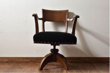 アンティーク家具　和製アンティーク　ブナ材　シックな雰囲気漂う回転イス(ワークチェア、アームチェア)