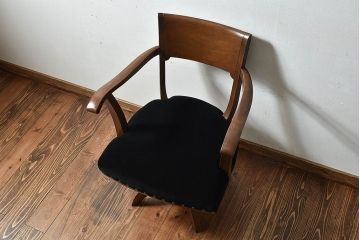 アンティーク家具　和製アンティーク　ブナ材　シックな雰囲気漂う回転イス(ワークチェア、アームチェア)