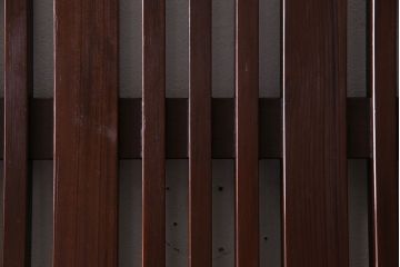 和製アンティーク　ヒノキ材　モダンなデザインの格子戸(蔵戸、引き戸、建具、玄関戸)