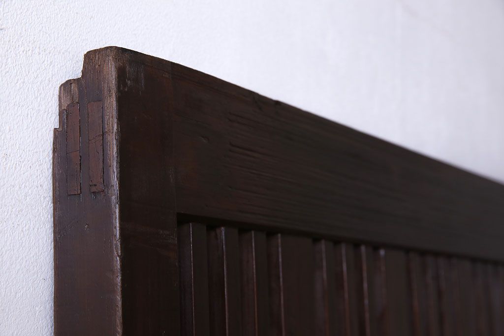 和製アンティーク　ヒノキ材　モダンなデザインの格子戸(蔵戸、引き戸、建具、玄関戸)