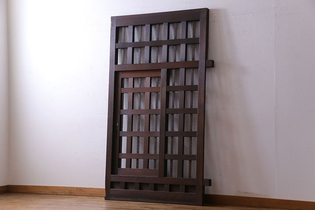 和製アンティーク　明治期!堅牢な佇まいが魅力的なくぐり戸(蔵戸、玄関戸)