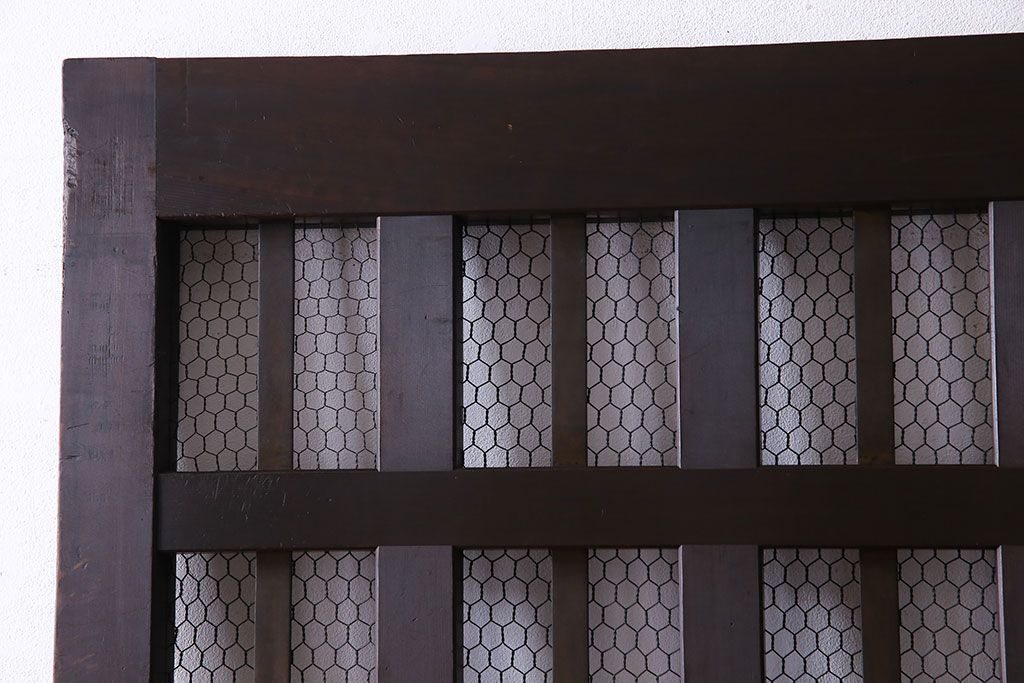 和製アンティーク　明治期!堅牢な佇まいが魅力的なくぐり戸(蔵戸、玄関戸)