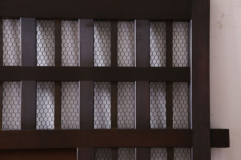 和製アンティーク　明治期!堅牢な佇まいが魅力的なくぐり戸(蔵戸、玄関戸)