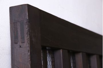 和製アンティーク　明治期!堅牢な佇まいが魅力的なくぐり戸(蔵戸、玄関戸)