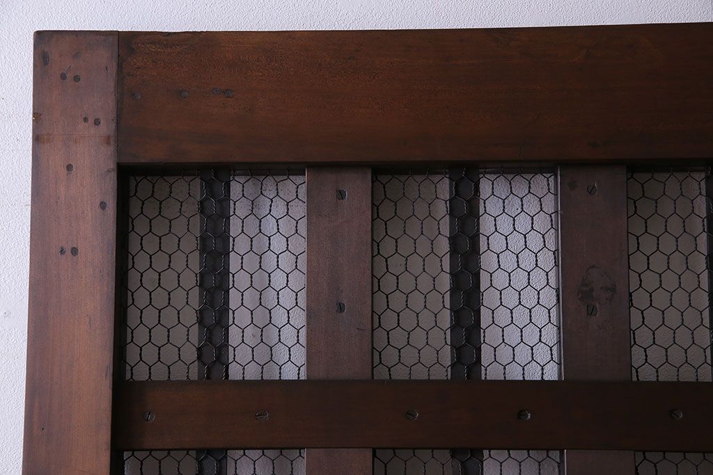 和製アンティーク　明治期!堅牢な佇まいが魅力的なくぐり戸(蔵戸、玄関戸)
