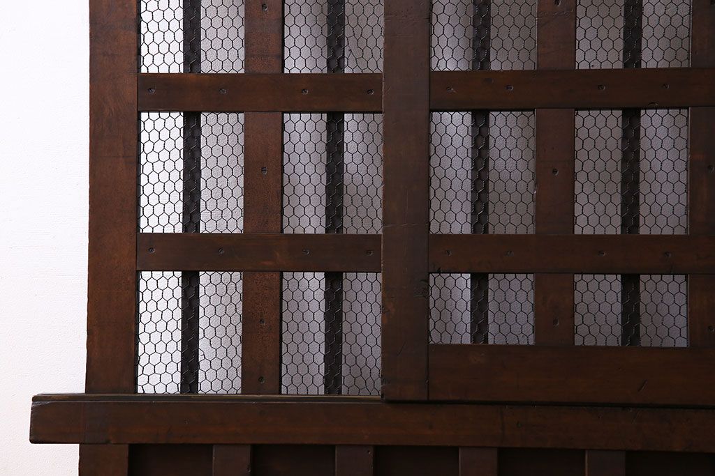 和製アンティーク　明治期!堅牢な佇まいが魅力的なくぐり戸(蔵戸、玄関戸)