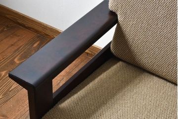 中古美品　北海道民芸家具　重厚な佇まいシングルソファ(1人掛けソファ、アームソファ)(定価17万)(1)