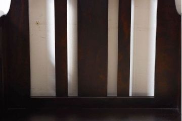 中古美品　北海道民芸家具　重厚な佇まいシングルソファ(1人掛けソファ、アームソファ)(定価17万)(1)