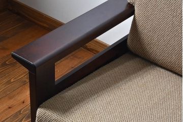 中古美品　北海道民芸家具　重厚な佇まいシングルソファ(1人掛けソファ、アームソファ)(定価17万)(2)