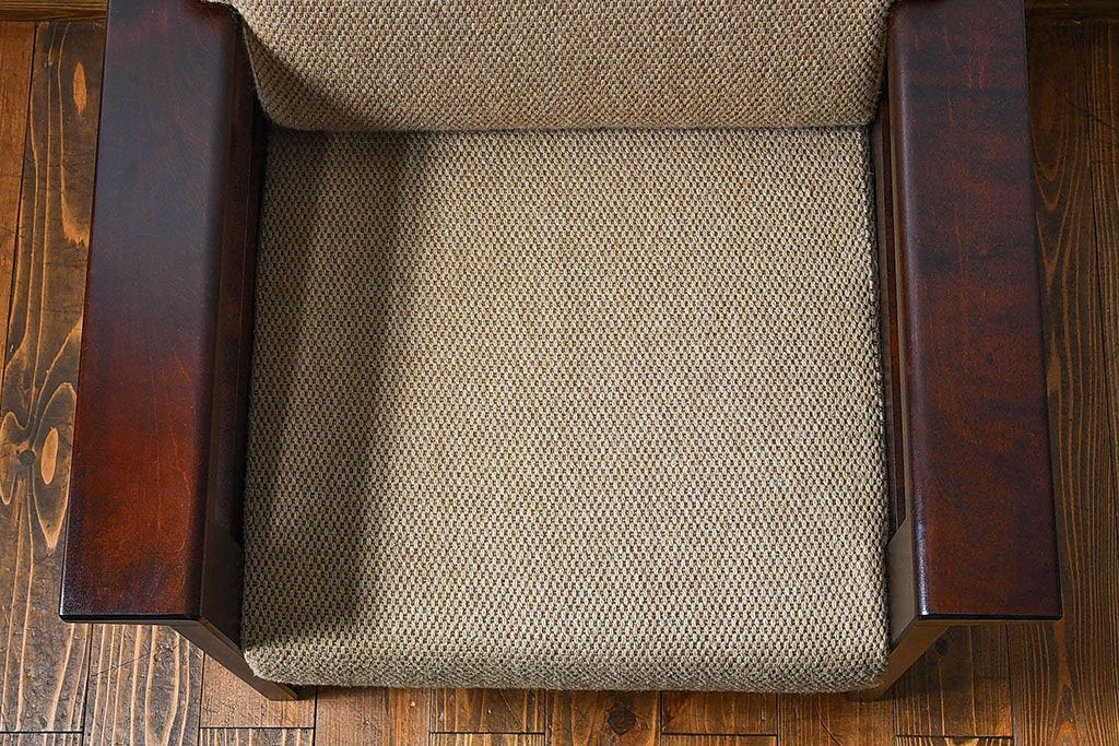 中古美品　北海道民芸家具　重厚な佇まいシングルソファ(1人掛けソファ、アームソファ)(定価17万)(2)