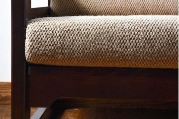 中古美品　北海道民芸家具　重厚な佇まいシングルソファ(1人掛けソファ、アームソファ)(定価17万)(2)