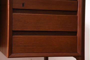 北欧家具　デンマーク製　チーク材　大振りなビンテージデスク(ワークデスク、在宅ワーク、在宅用、両袖机)