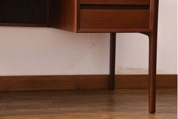 北欧家具　デンマーク製　チーク材　大振りなビンテージデスク(ワークデスク、在宅ワーク、在宅用、両袖机)