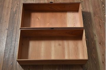 アンティーク家具　和製アンティーク　前面ケヤキ材　和モダンな脚付きチェスト(引き出し、箪笥)