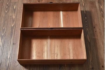 アンティーク家具　和製アンティーク　前面ケヤキ材　和モダンな脚付きチェスト(引き出し、箪笥)