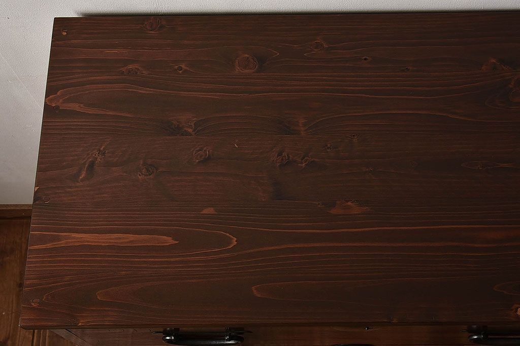 アンティーク家具　和製アンティーク　前面ケヤキ材　和モダンな脚付きチェスト(引き出し、箪笥)