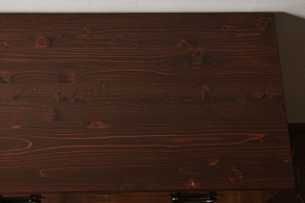 アンティーク家具　和製アンティーク　前面ケヤキ材　和モダンな脚付きチェスト(引き出し、箪笥)