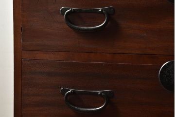 アンティーク家具　和製アンティーク　前面ケヤキ材　和モダンな脚付きチェスト(引き出し、箪笥)