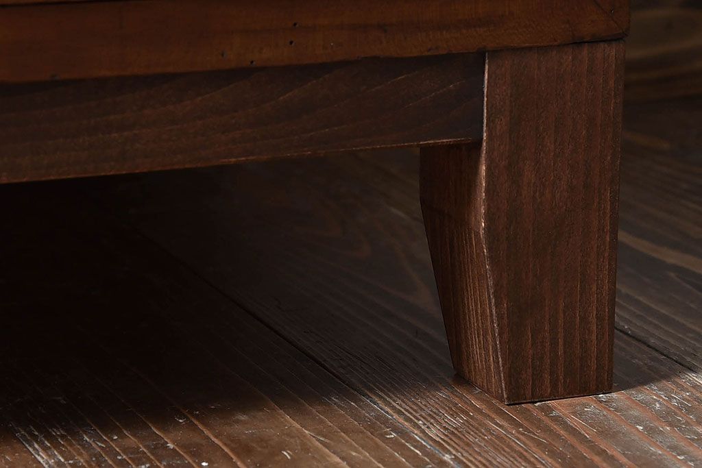 アンティーク家具　和製アンティーク　前面ケヤキ材　和モダンな脚付きチェスト(引き出し、箪笥)