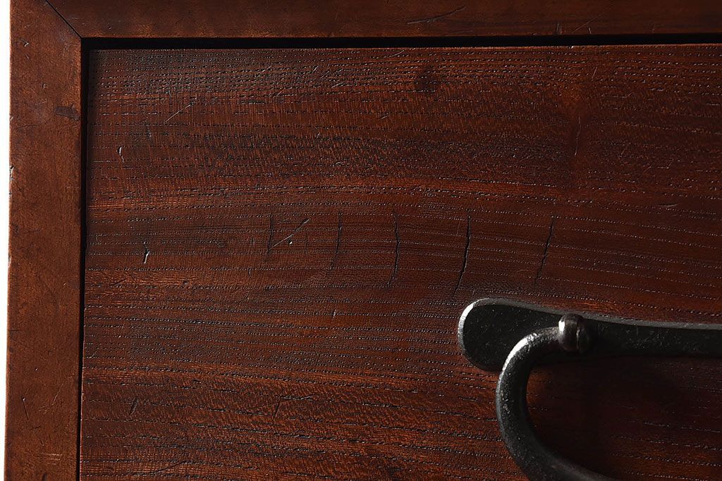 アンティーク家具　和製アンティーク　前面ケヤキ材　和モダンな脚付きチェスト(引き出し、箪笥)