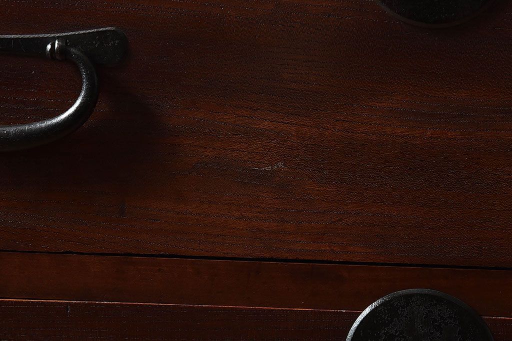 アンティーク家具　和製アンティーク　前面ケヤキ材　和モダンな脚付きチェスト(引き出し、箪笥)