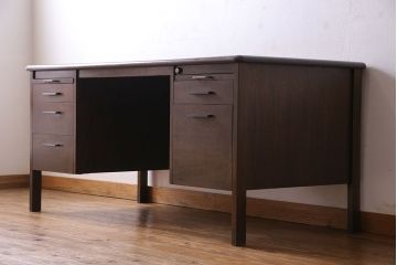 ヴィンテージ家具　イギリスビンテージ　オーク材　大振りな両袖机(ワークデスク、在宅ワーク、在宅用)