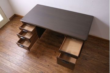 ヴィンテージ家具　イギリスビンテージ　オーク材　大振りな両袖机(ワークデスク、在宅ワーク、在宅用)