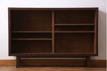 レトロ家具　昭和レトロ　脚付き!薄型のガラス戸棚(収納棚、飾り棚)