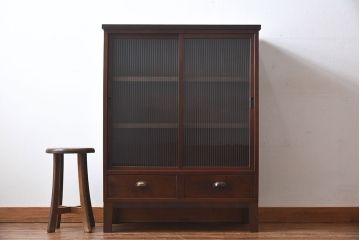 アンティーク家具　和製アンティーク　モールガラスがおしゃれなキャビネット(収納棚、戸棚、本箱)