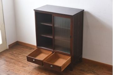 アンティーク家具　和製アンティーク　モールガラスがおしゃれなキャビネット(収納棚、戸棚、本箱)