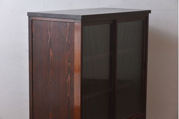 アンティーク家具　和製アンティーク　モールガラスがおしゃれなキャビネット(収納棚、戸棚、本箱)