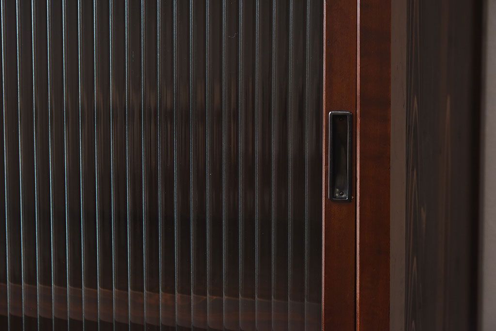 アンティーク家具　和製アンティーク　モールガラスがおしゃれなキャビネット(収納棚、戸棚、本箱)