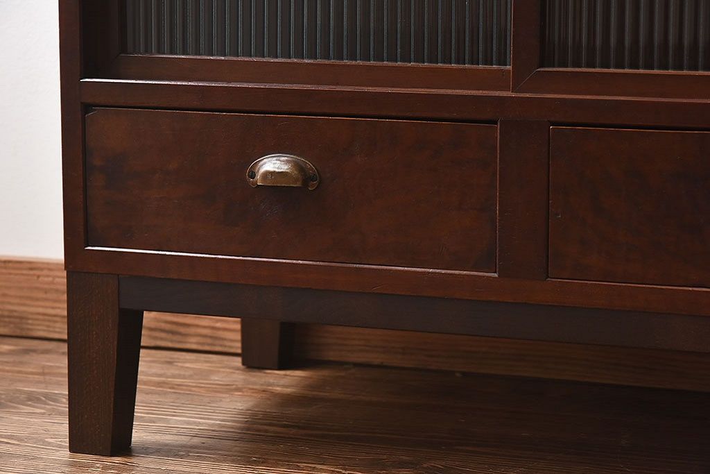 アンティーク家具　和製アンティーク　モールガラスがおしゃれなキャビネット(収納棚、戸棚、本箱)