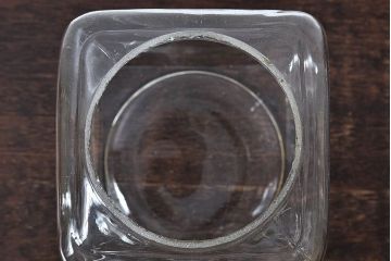 アンティーク雑貨　和製アンティーク　木製の蓋が魅力的なガラスビン(ガラス瓶、角瓶)2個セット