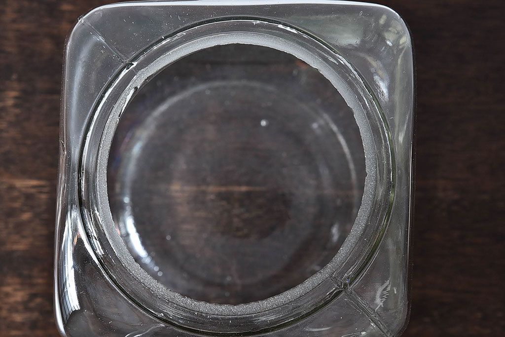 アンティーク雑貨　和製アンティーク　木製の蓋が魅力的なガラスビン(ガラス瓶、角瓶)2個セット