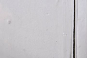 アンティーク雑貨　和製アンティーク　木製の蓋が魅力的なガラスビン(ガラス瓶、角瓶)2個セット