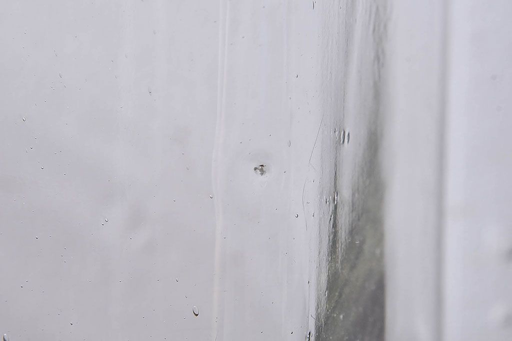 アンティーク雑貨　和製アンティーク　木製の蓋が魅力的なガラスビン(ガラス瓶、角瓶)2個セット