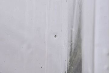 アンティーク雑貨　和製アンティーク　木製の蓋が魅力的なガラスビン(ガラス瓶、角瓶)2個セット