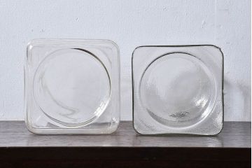 アンティーク雑貨　和製アンティーク　木製の蓋が魅力的なガラスビン(ガラス瓶、角瓶)2個セット