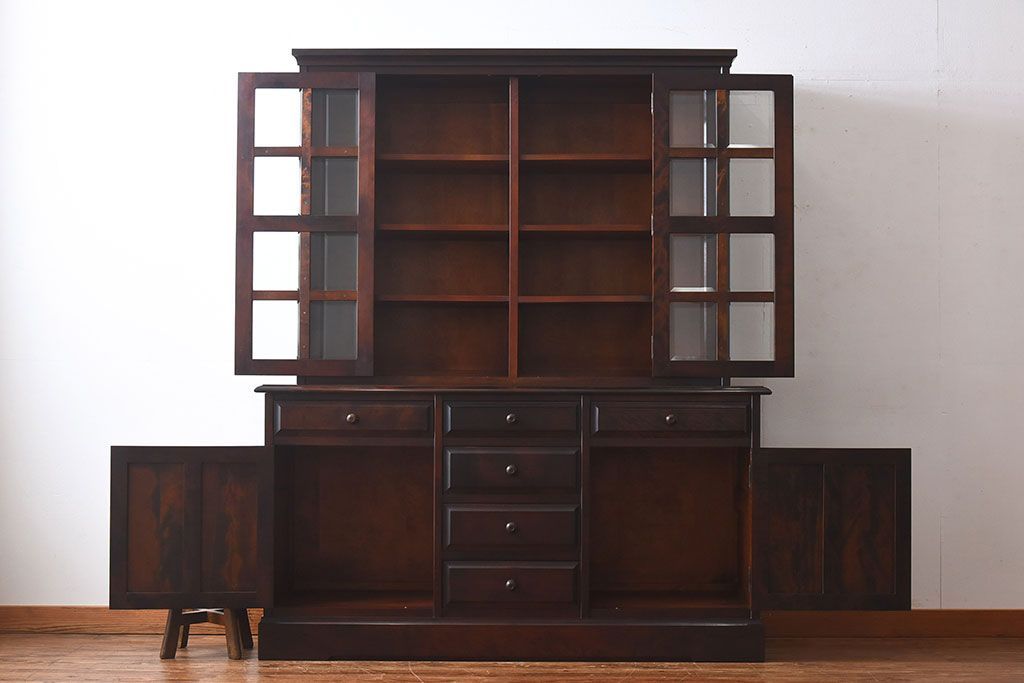 中古　北海道民芸家具　シックな雰囲気漂う大きな重ね食器棚(カップボード、収納棚)