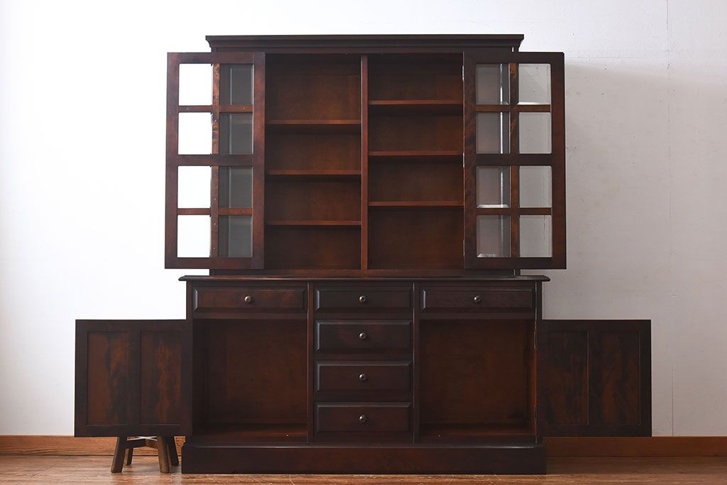 中古　北海道民芸家具　シックな雰囲気漂う大きな重ね食器棚(カップボード、収納棚)