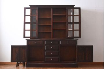 中古　北海道民芸家具　シックな雰囲気漂う大きな重ね食器棚(カップボード、収納棚)