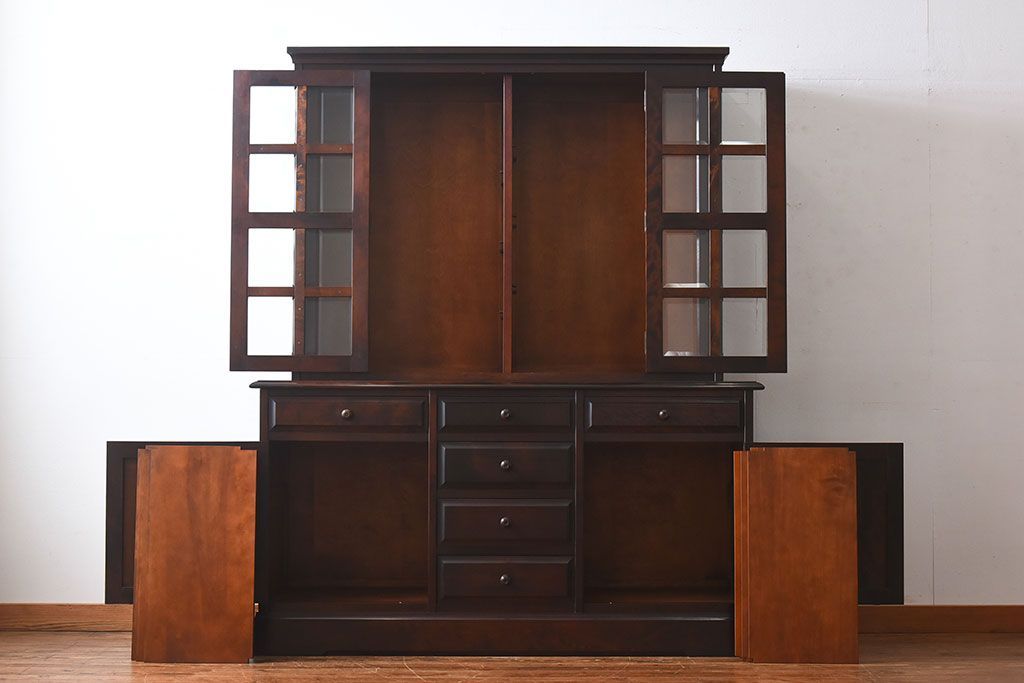 中古　北海道民芸家具　シックな雰囲気漂う大きな重ね食器棚(カップボード、収納棚)