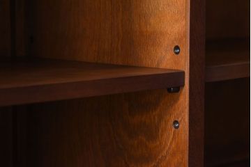 中古　北海道民芸家具　シックな雰囲気漂う大きな重ね食器棚(カップボード、収納棚)